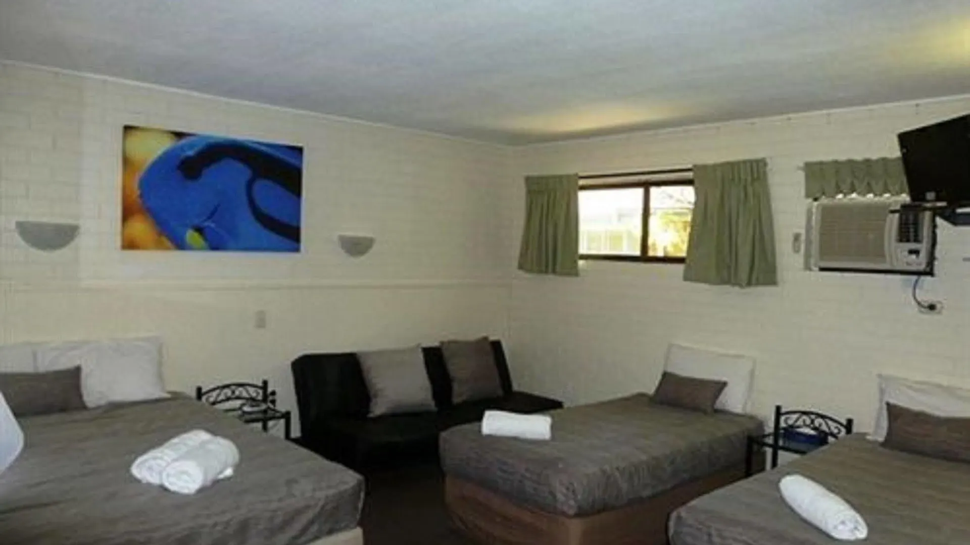 ***  Twin Pines Motel Mooloolaba Australia