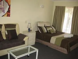 Twin Pines Motel Mooloolaba